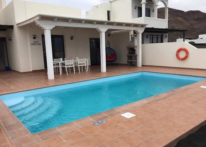 Sunset Faro Deluxe & Pool Villa