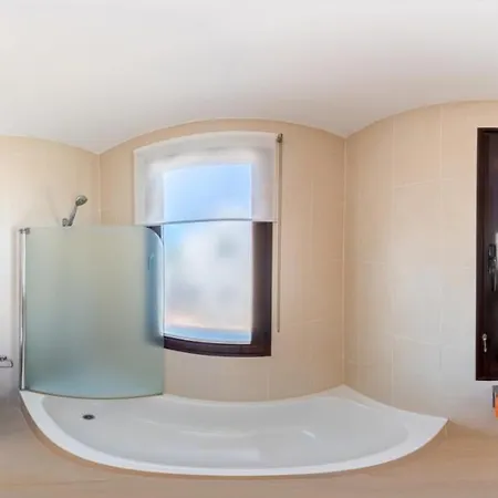 Sunset Faro Deluxe & Pool فيلة *