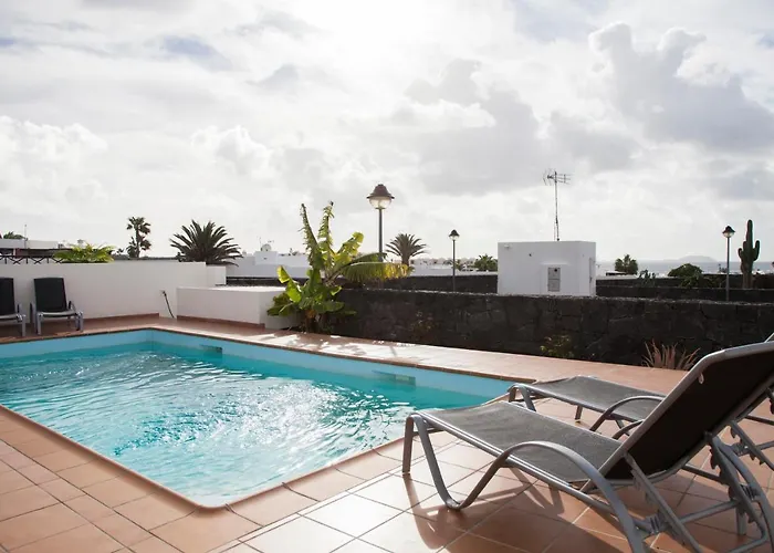 Sunset Faro Deluxe&spa Pool Villa *